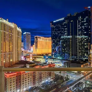 Holiday home Mgm Signature-18-701 1br2ba Strip View Balcony, Las Vegas